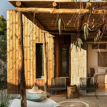Resort Ergon House