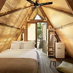 منتجع Ergon House 5*