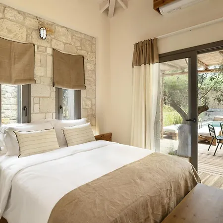 Ergon House منتجع نيكيتي